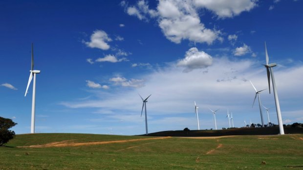 Treat wind farm noise like other industries, Rob Stokes says.