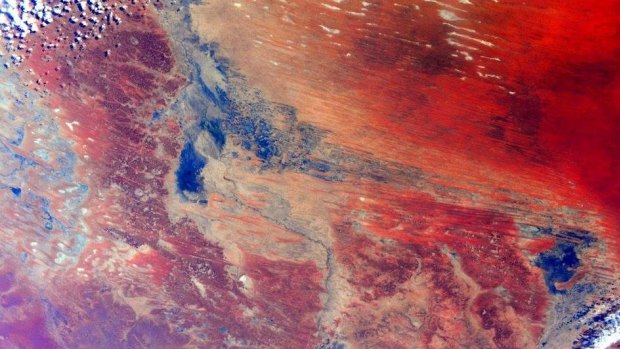 NASA astronaut Scott Kelly shot Australia from the International Space Station: "Australia. You are very beautiful. Thank you for being there to brighten our day"