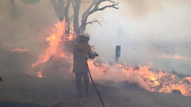 A bushfire watch and act warning has been issued for residents in the northern part of East Cannington