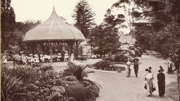 The Tea Pavilion at the Royal Botanic Gardens around 1920.