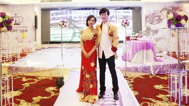 If You Are the One contestant Wu Zhengzhen with her husband Dong Yan at their wedding. The couple met on the show.