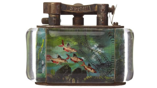 A mid-20th century Dunhill aquarium table lighter. 