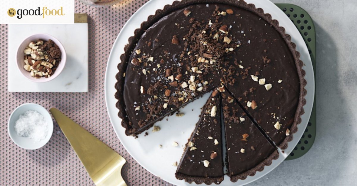 No-bake crunchy chocolate-almond tart