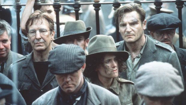 Alan Rickman and Liam Neeson in Michael Collins (1996).