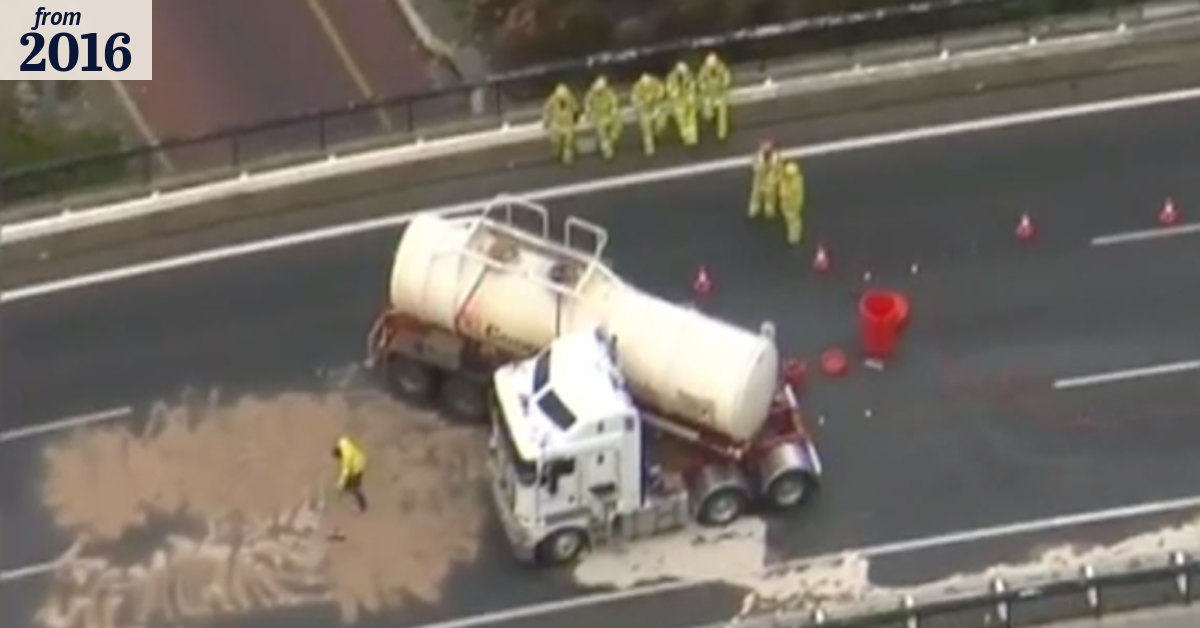 Perth traffic chaos: lone man cleans Mitchell Freeway spill, five ...