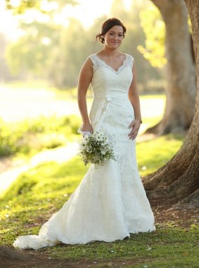 Newlywed Alice Ayling dropped her wedding gown into a Brisbane dry cleaners. They subsequently lost it. 