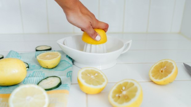 'Alkalise' with lemons or just eat more unprocessed foods? 