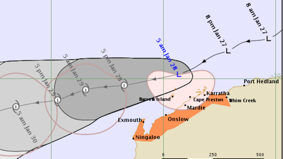 Cyclone threat and bush fire warning for Pilbara as Perth hits 38 degrees