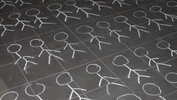 Chalk drawings are appearing around Australia to show the high number of veterans' suicides.