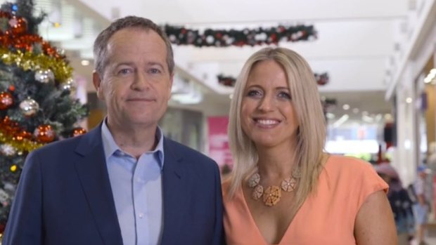 Opposition Leader Bill Shorten and wife Chloe went to a shopping centre to record their 2015 Christmas message. 