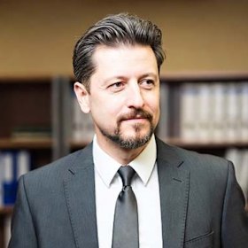 Fake John Baxter is an AI-generated image of a man posing as a fixed income specialist on imposter website LWP Capital.
