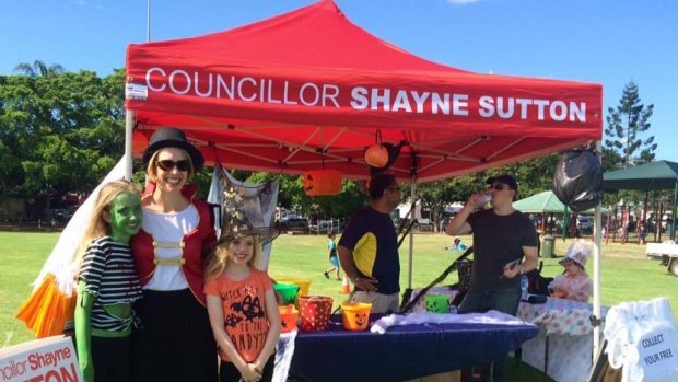 Labor councillors, such as Shayne Sutton, typically have red gazebos.