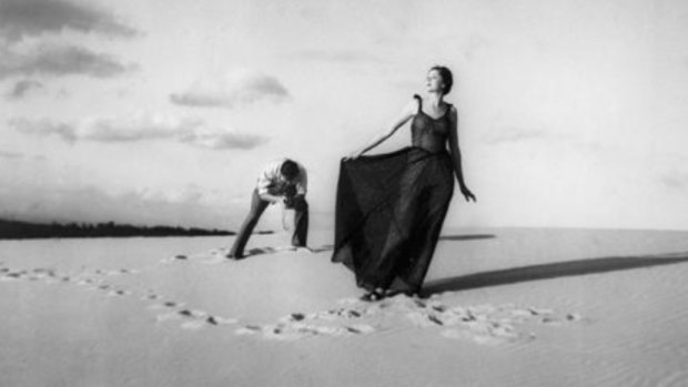Fashion shot, Cronulla sandhills, 1937. Gelatin silver photograph, 30.4 x 38.5cm. Collection of the National Gallery of Australia, Canberra.