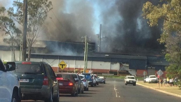 A Kingaroy factory fire sent thick plumes of potentially toxic smoke into the air on Sunday morning.