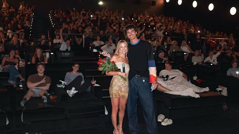 Margot Robbie and Jacob Elordi surprise Brisbane moviegoers at screening of Wuthering Heights