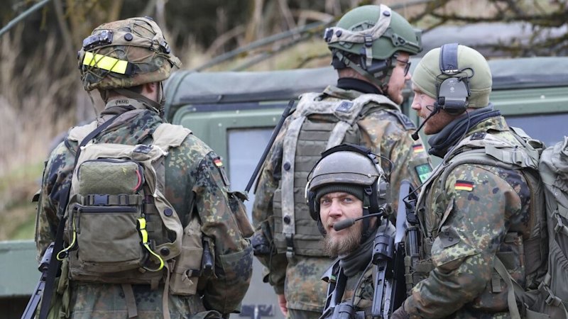 Germany must have a larger army than Britain, chancellor says