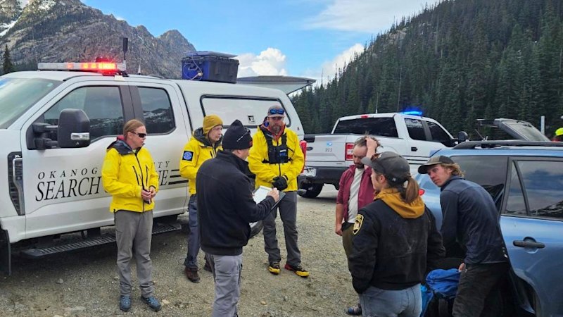 Mountain climber survives fall that killed companions, treks 12 hours for help