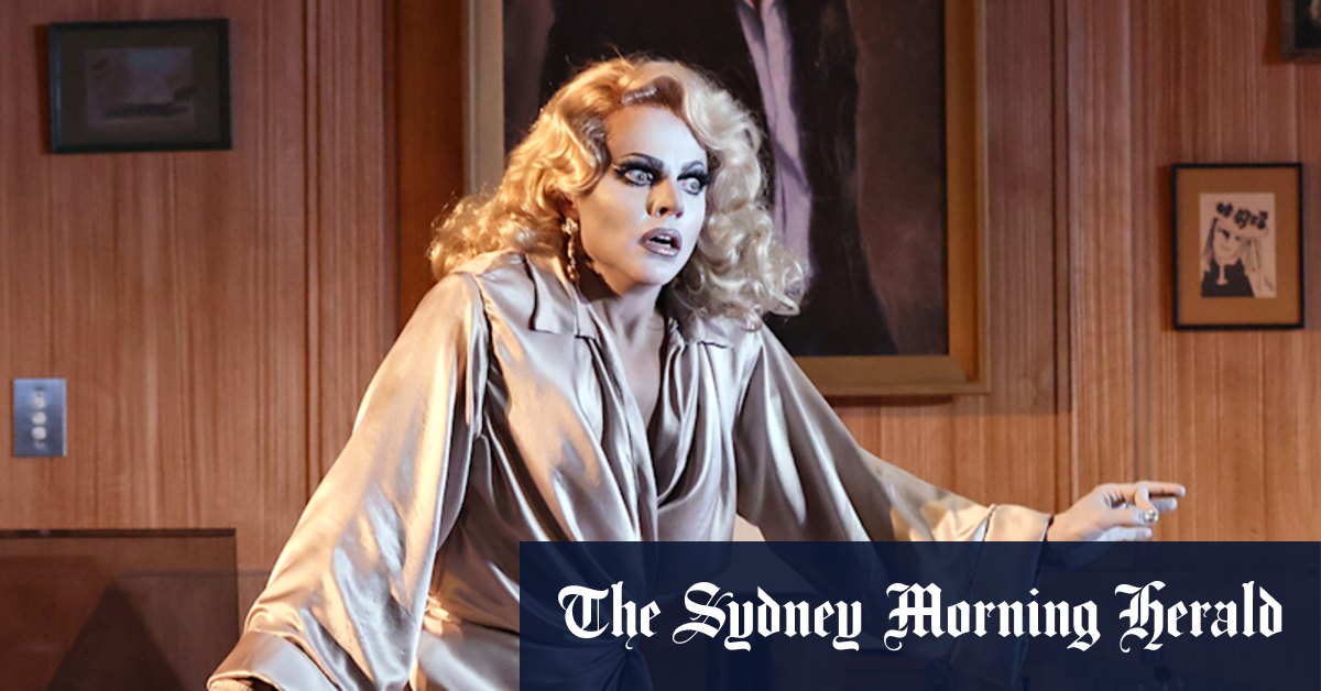 Courtney Act in Blithe Spirit: star power overshadows theatre debut - Vimarsana News