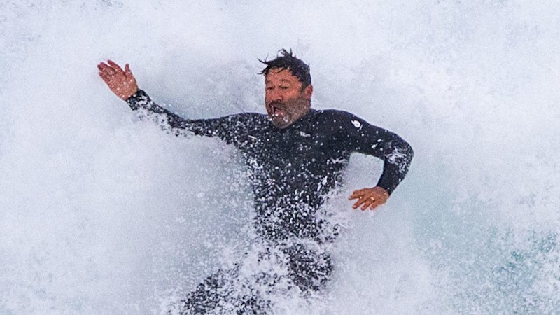 Coast declared ‘no-go zone’, power outages across city; snow blankets Perisher, Thredbo as temperatures plummet