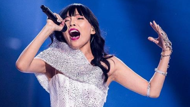 Who can top Dami Im?
