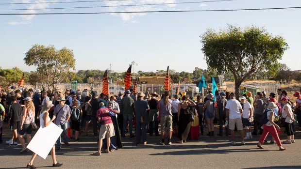 The community protests at the Roe 8 site. 