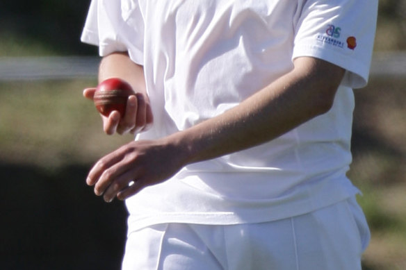 Experts want spitting on the ball banned.