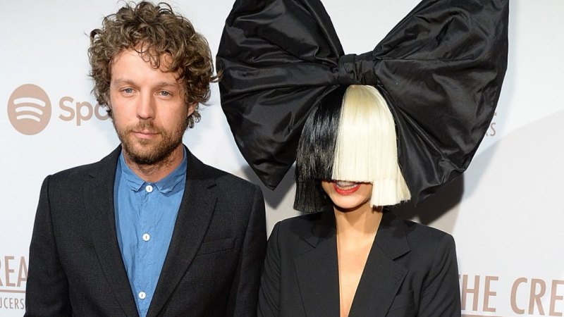 Sia Reveals Reason She Wears Wigs In James Corden S Carpool Karaoke
