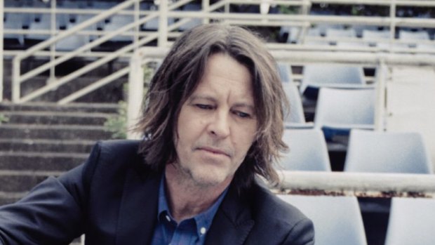 Bernard Fanning longs for an ''alternative universe in which people had 80 minutes to actually sit and listen to two records''.