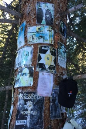 A makeshift shrine to Thompson in the woods of Aspen, Colorado.
