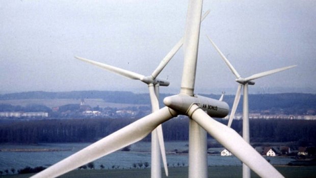 The federal government has issued conditional approval for Queensland's largest wind farm.