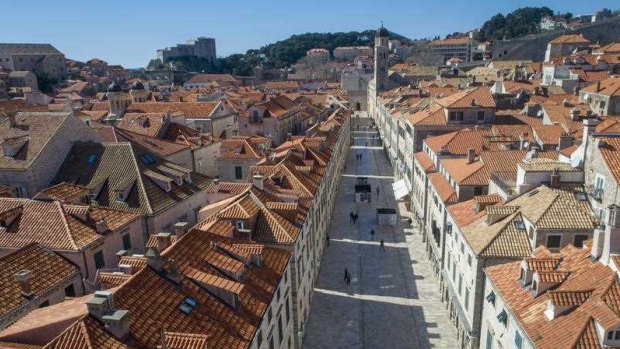 检疫站的杜布罗夫尼克:一个隔离区的移民可能携带传染病。