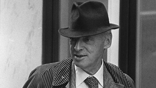A natty Saul Bellow, associated in most minds with Chicago, on the streets of his second home, New York, in 1975. 