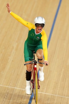 Canberra para-cyclist Sue Powell won the C4 road race and time trial at the para-cycling road national championships in Adelaide last weekend.