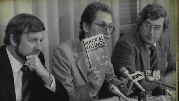 Harris van Beek (centre) at a  press conference to launch Amnesty International's campaign against political killings. 
