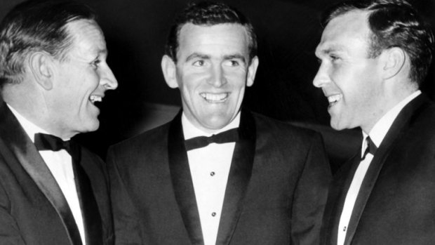 Ian Stewart (centre) with fellow triple Brownlow medallists Dick Reynolds (left) and Bob Skilton.