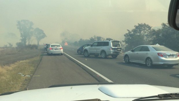 Hume Highway closed in both directions due to bushfire near Marulan