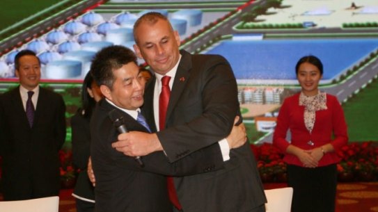 Chinese billionaire Ye Cheng and NT Chief Minister Adam Giles express their mateship.