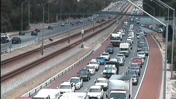 Mitchell Freeway southbound reopened after serious traffic crash