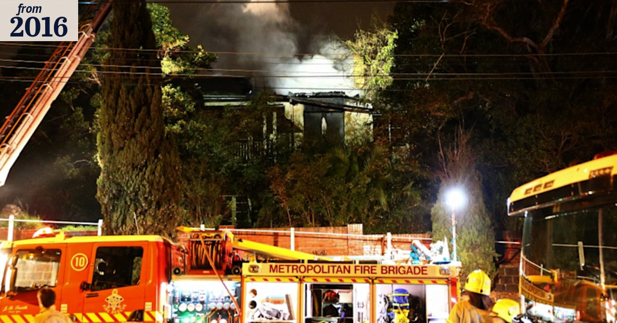 Police treat Hawthorn apartment block fire as 'suspicious'