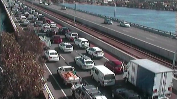 Traffic on the Mount Henry Bridge shortly after the crash. 
