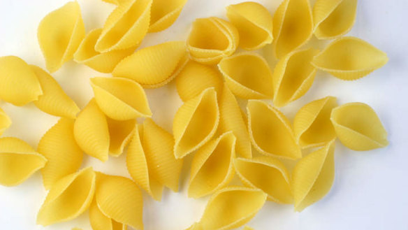 Some pasta are made to catch sauce, like conchiglie or pasta shells. 
