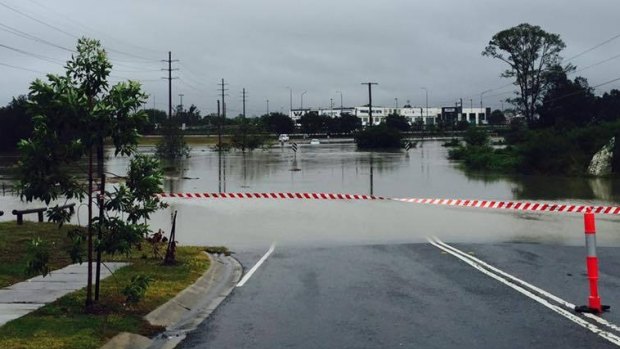Queensland weather. Flooding through Rocklea.