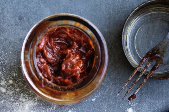 This onion pickle is great with cheddar.