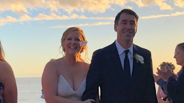 Amy Schumer has married chef Chris Fischer.