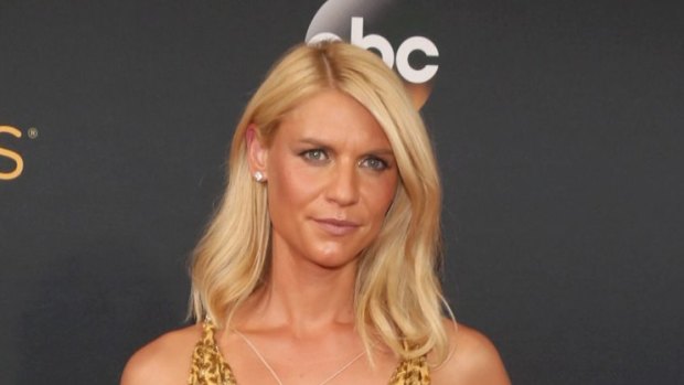 Claire Danes shows her faking it can work with her tanned look.