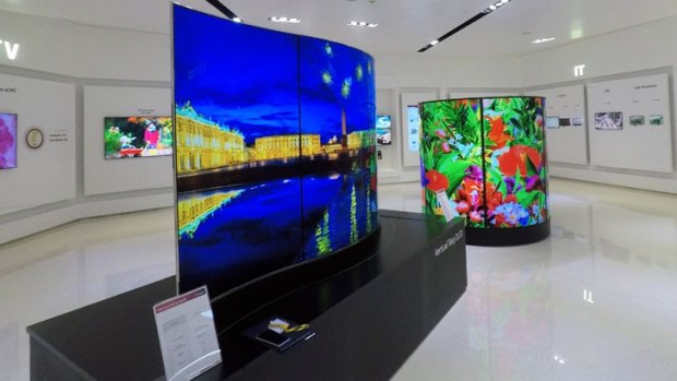 Curved OLED panels might not have taken off in the loungeroom, but LG thinks they have a future in retail.