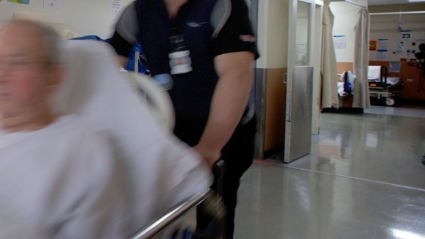 Health workers at Perth's major hospitals have begun rolling stoppages over a pay dispute with the state government. 