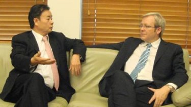 Dr Chau Chak Wing with Kevin Rudd in 2008.