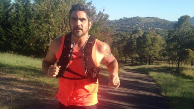 Ryan Sandeman ran more than 700 kilometres to Melbourne to raise money for motor neurone disease.