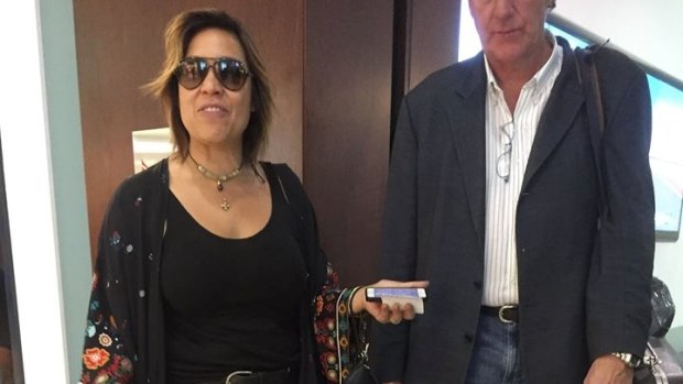 Singer Kate Ceberano was kicked out of the Qantas Lounge on Monday for wearing the wrong type of shoes.